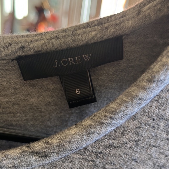 No sleeve sweater dress, but still form fitting to flatter, black velvet belt - Picture 3 of 3